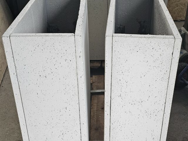 donice betonowe wysokie szary jasny sbadesign
